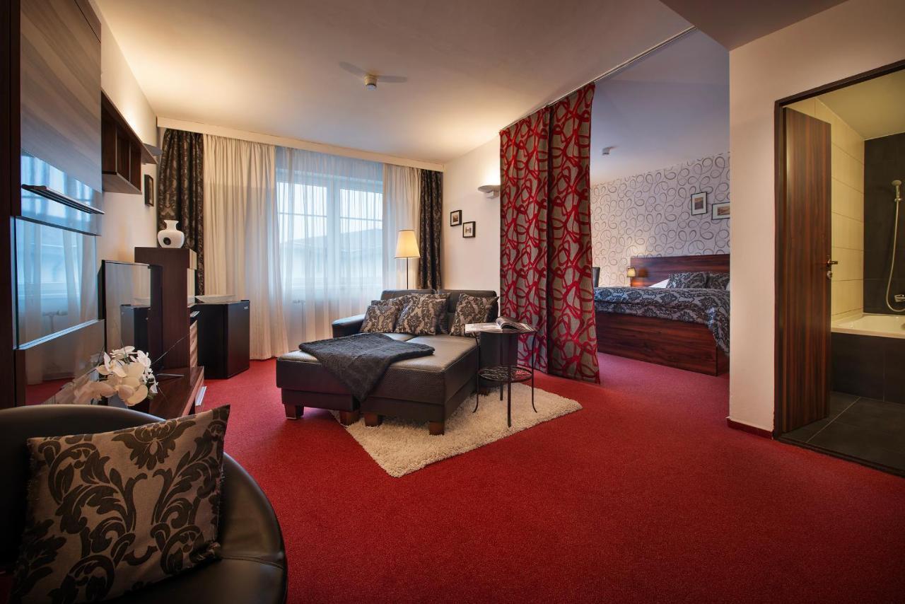 Parkhotel Morris Novy Bor Exterior photo