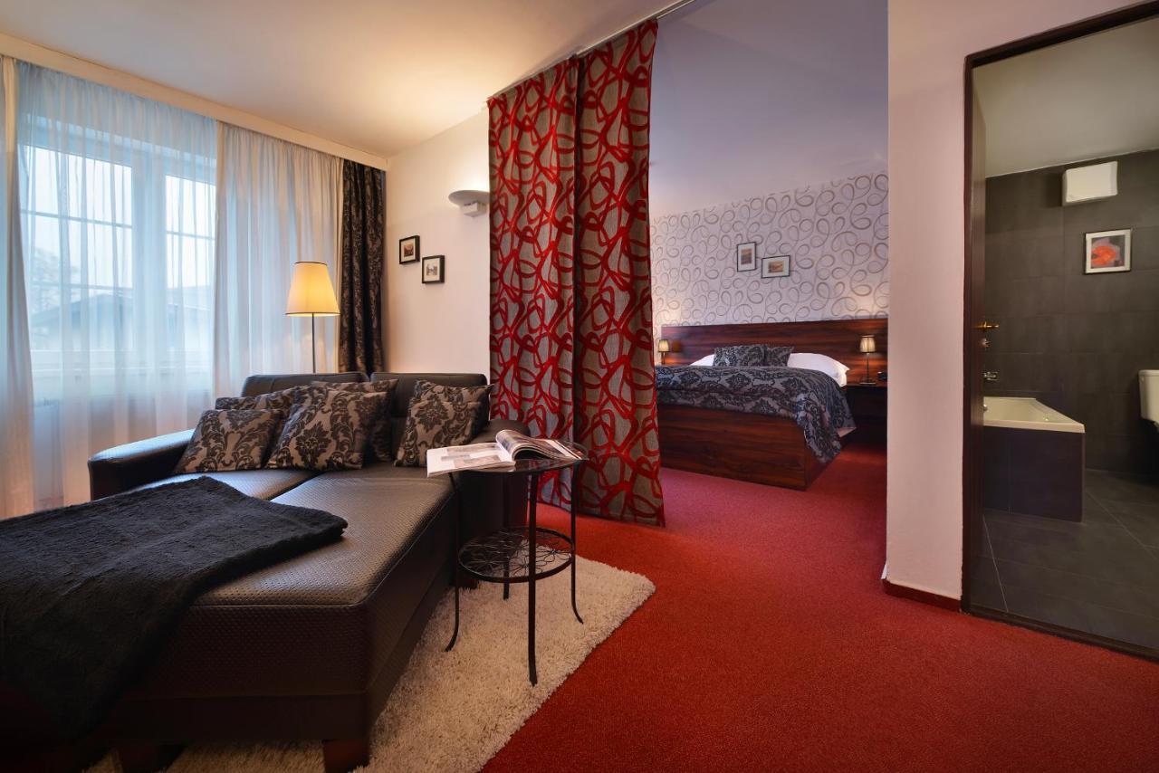 Parkhotel Morris Novy Bor Exterior photo