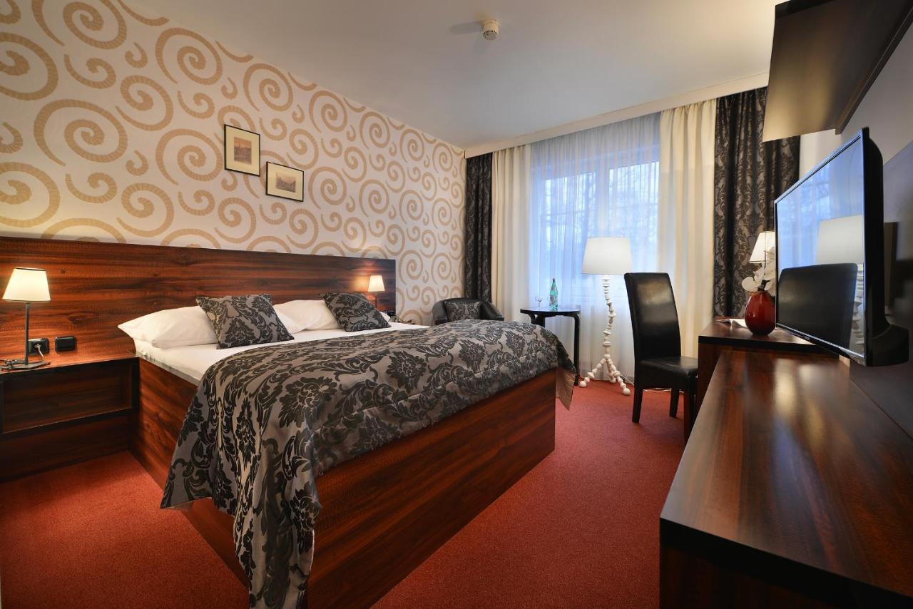 Parkhotel Morris Novy Bor Exterior photo