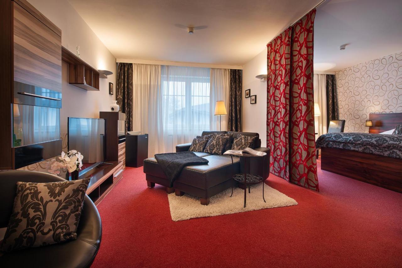 Parkhotel Morris Novy Bor Exterior photo